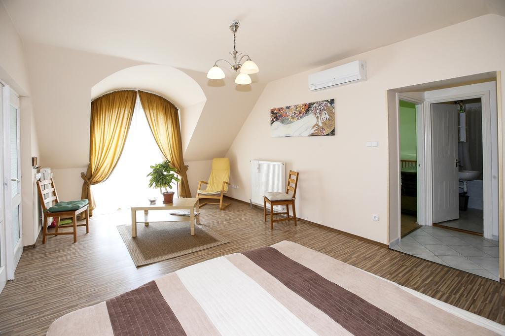Koerteszirom Apartman Eger Exterior foto